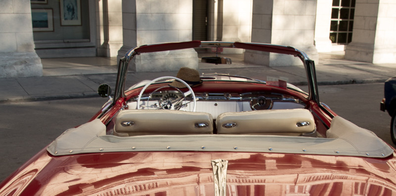 rear side , havana car tour classic